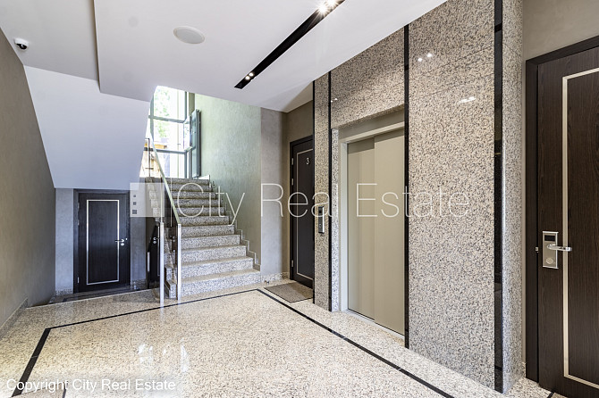 Новостройка, благоустроенный озеленённый двор, закрытый двор, территория Юрмала - изображение 8