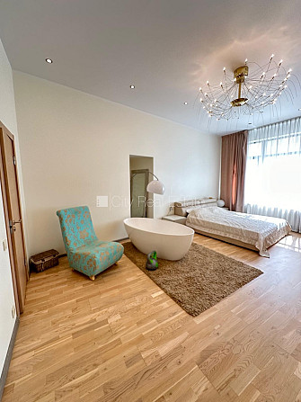 Фасадный дом, реновированный дом, вход с улицы, лифт, лестничная клетка после Рига - изображение 17