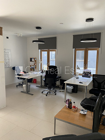 Fasādes māja, renovēta māja, ieeja no ielas, pilnā apdare, sanitārais mezgls apvienots, Rīga - foto 4