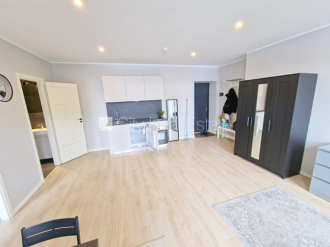 Фасадный дом, реновированный дом, закрытый двор, вход с улицы и со двора, Рига - изображение 5