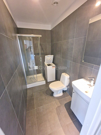 Фасадный дом, реновированный дом, закрытый двор, вход с улицы и со двора, Рига - изображение 13