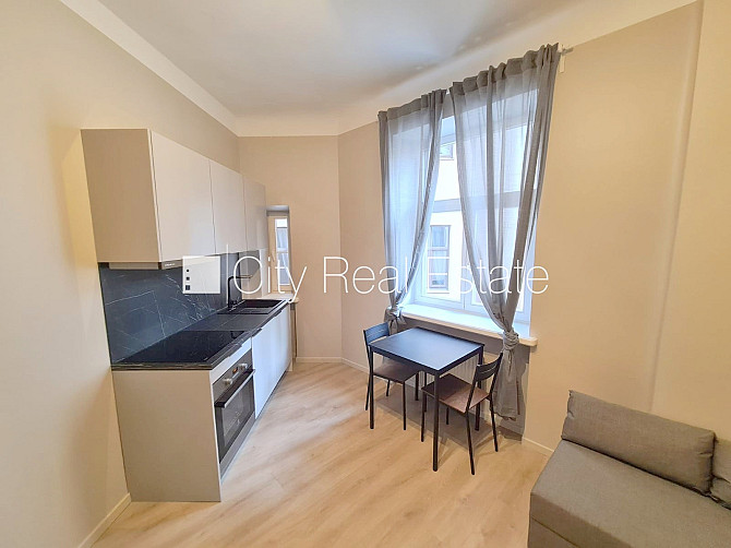 Фасадный дом, реновированный дом, закрытый двор, вход с улицы и со двора, лифт, Рига - изображение 8