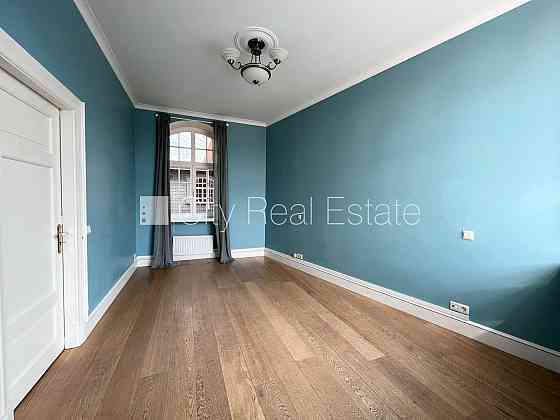 Дом во дворе, реновированный дом, закрытая территория, вход со двора, лифт, Рига