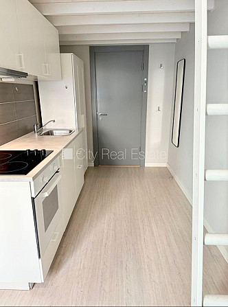 Fasādes māja, renovēta māja, slēgts pagalms, ieeja no ielas, kāpņu telpa pēc kapitālā Rīga - foto 3