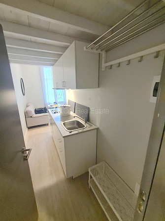 Fasādes māja, renovēta māja, slēgts pagalms, ieeja no ielas, kāpņu telpa pēc kapitālā Rīga - foto 7