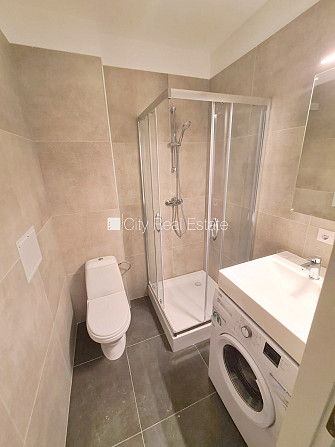 Fasādes māja, renovēta māja, slēgts pagalms, ieeja no ielas un pagalma, kāpņu telpa pēc Rīga - foto 9