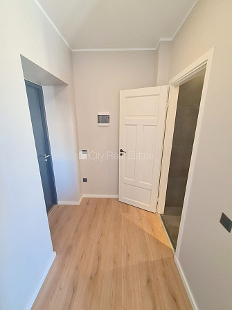 Fasādes māja, renovēta māja, slēgts pagalms, ieeja no ielas un pagalma, kāpņu telpa pēc Rīga - foto 10