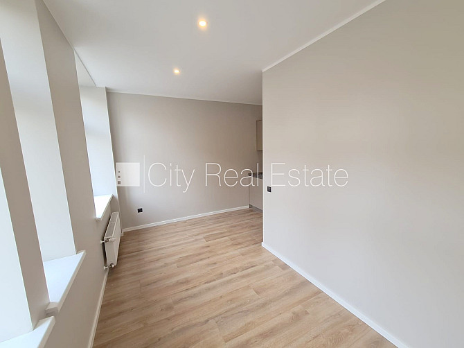 Fasādes māja, renovēta māja, slēgts pagalms, ieeja no pagalma, kāpņu telpa pēc kapitālā Rīga - foto 10