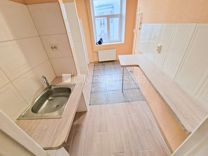 Фасадный дом, реновированный дом, вход с улицы, лестничная клетка после Рига - изображение 14