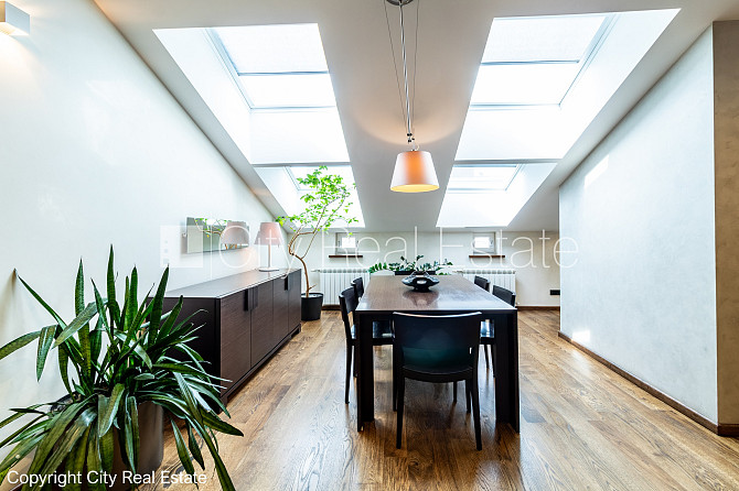 Фасадный дом, реновированный дом, закрытый двор, подземная стоянка, вход с улицы, Рига - изображение 4