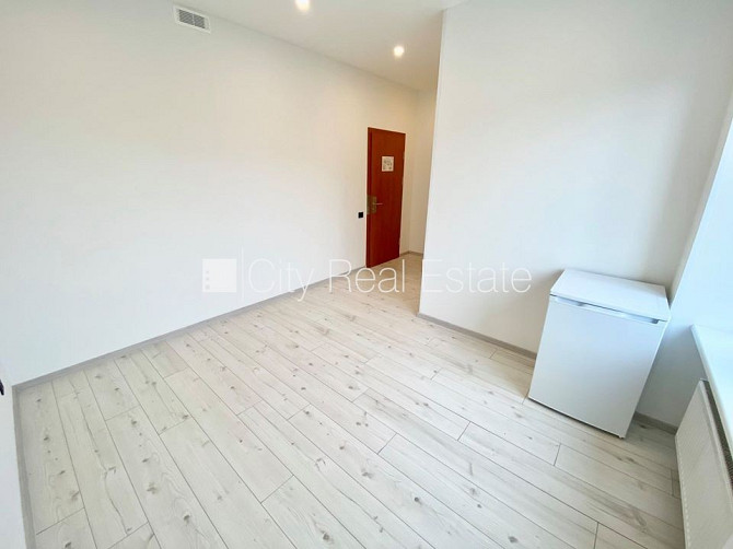 Fasādes māja, renovēta māja, ieeja no ielas, ir lifts, kāpņu telpa pēc kapitālā remonta, Rīga - foto 3