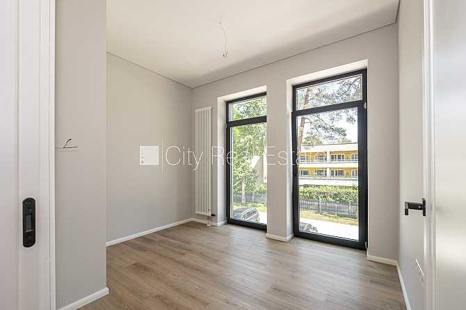 Jaunceltne, labiekārtota apzaļumota teritorija, bruģēts piebraucamais ceļš, teritorijas Jūrmala - foto 9