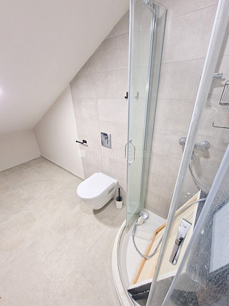 Pagalma ēka, renovēta māja, slēgts pagalms, ieeja no ielas un pagalma, mansards, ir lifts, Rīga - foto 9