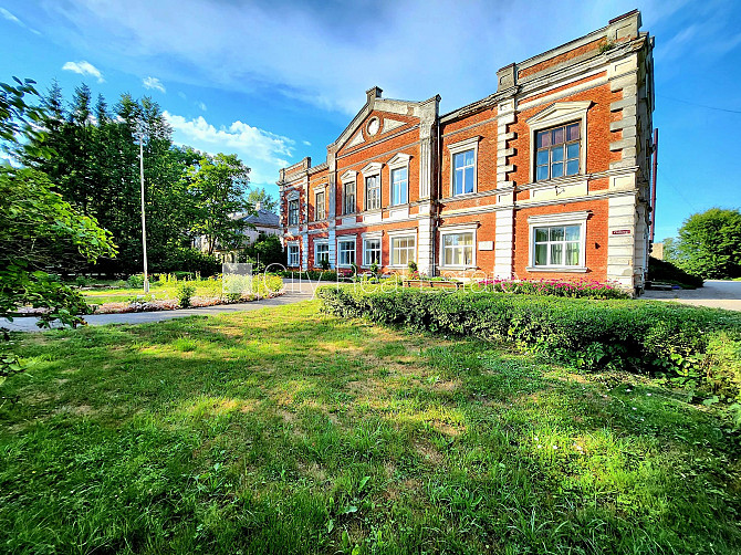 Labiekārtota apzaļumota teritorija, vieta vairākām automašīnām, teritorijas stāvlaukums Dobele un Dobeles novads - foto 14
