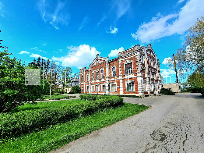 Labiekārtota apzaļumota teritorija, vieta vairākām automašīnām, teritorijas stāvlaukums Dobele un Dobeles novads - foto 19