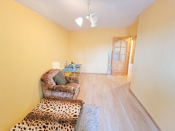 Zeme īpašumā, ieeja no ielas, kāpņu telpa bez remonta, lodžija, logi vērsti mājas abās Jūrmala - foto 16