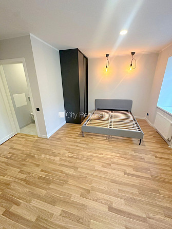 Pagalma ēka, renovēta māja, slēgts pagalms, ieeja no ielas un pagalma, kāpņu telpa pēc Rīga - foto 3