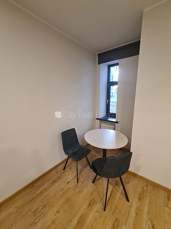 Pagalma ēka, renovēta māja, slēgts pagalms, ieeja no pagalma, ir lifts, kāpņu telpa pēc Rīga - foto 7