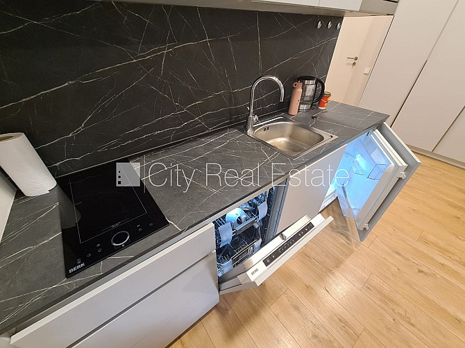 Pagalma ēka, renovēta māja, slēgts pagalms, ieeja no pagalma, ir lifts, kāpņu telpa pēc Rīga - foto 13