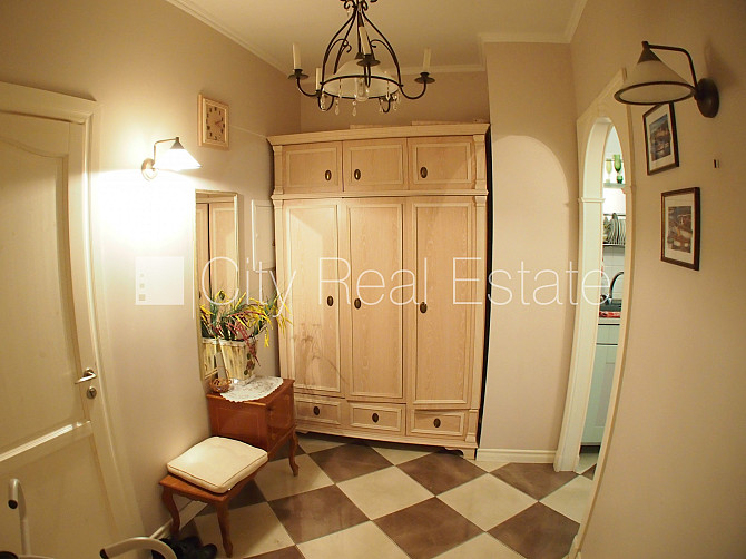 Projekts - Varavīksnes Nami, pagalma māja, labiekārtota apzaļumota teritorija, slēgta Rīga - foto 16