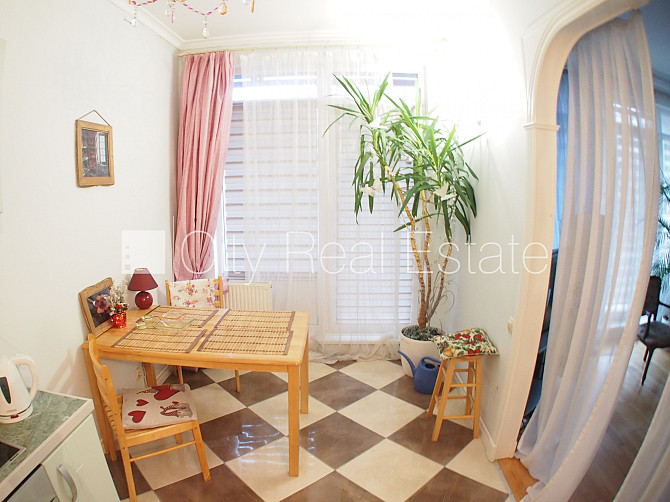 Projekts - Varavīksnes Nami, pagalma māja, labiekārtota apzaļumota teritorija, slēgta Rīga - foto 14