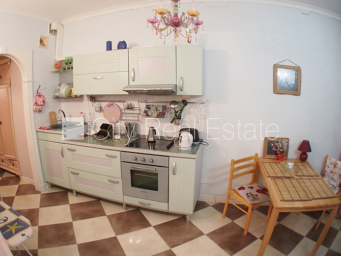 Projekts - Varavīksnes Nami, pagalma māja, labiekārtota apzaļumota teritorija, slēgta Rīga - foto 13