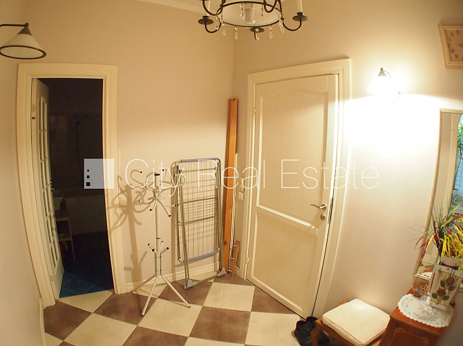 Projekts - Varavīksnes Nami, pagalma māja, labiekārtota apzaļumota teritorija, slēgta Rīga - foto 18