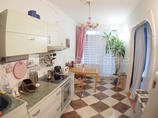 Projekts - Varavīksnes Nami, pagalma māja, labiekārtota apzaļumota teritorija, slēgta Rīga - foto 12