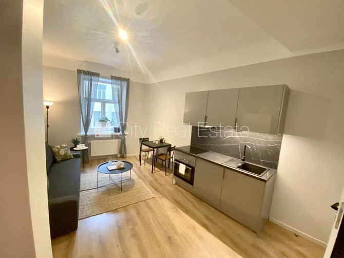 Fasādes māja, renovēta māja, slēgts pagalms, ieeja no ielas un pagalma, ir lifts, kāpņu Rīga - foto 4