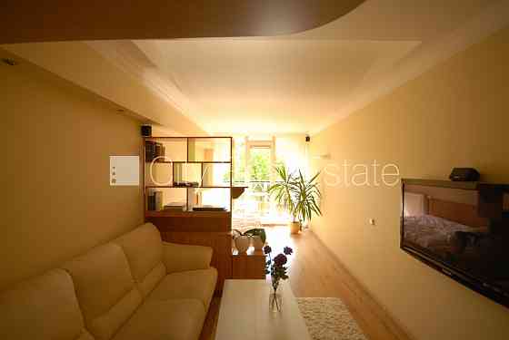 Новостройка, фасадный дом, благоустроенная озеленённая территория, Rīga