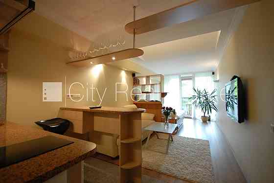 Новостройка, фасадный дом, благоустроенная озеленённая территория, Rīga