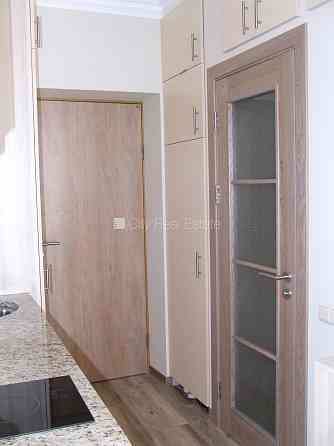 Новостройка, благоустроенная озеленённая территория, закрытая территория, Rīga