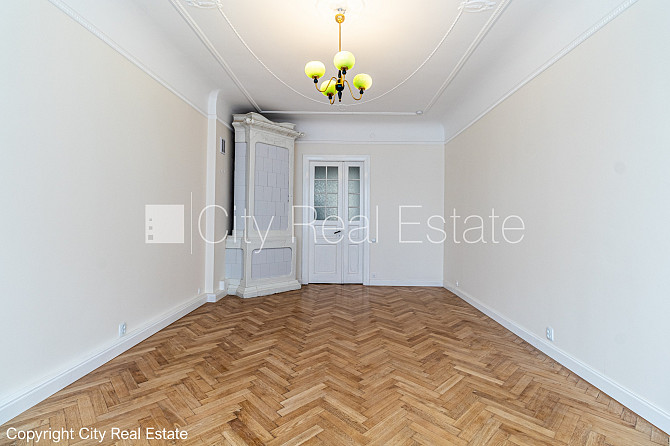 Zeme īpašumā, fasādes māja, renovēta māja, dzīvokļu skaits ēkā  10 gab., mainīts Jumta Rīga - foto 18