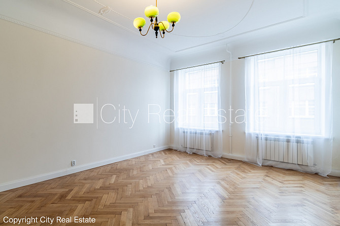 Fasādes māja, renovēta māja, dzīvokļu skaits ēkā  10 gab., mainīts Jumta segums, viena Rīga - foto 14