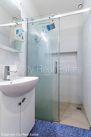 Fasādes māja, renovēta māja, dzīvokļu skaits ēkā  10 gab., mainīts Jumta segums, viena Rīga - foto 20