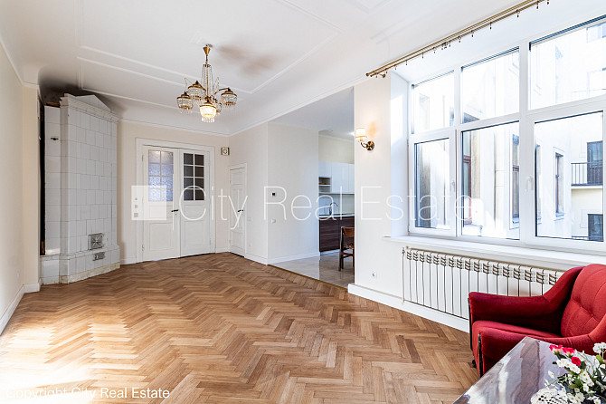 Fasādes māja, renovēta māja, dzīvokļu skaits ēkā  10 gab., mainīts Jumta segums, viena Rīga - foto 12