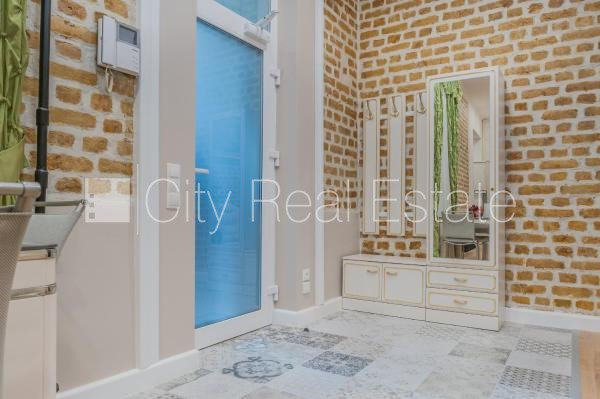 Fasādes māja, ieeja no pagalma, logi vērsti uz pagalma pusi, istabas izolētas 1 gab., Rīga - foto 8