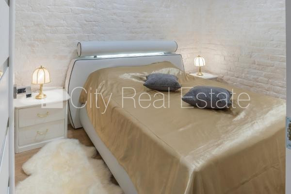 Fasādes māja, ieeja no pagalma, logi vērsti uz pagalma pusi, istabas izolētas 1 gab., Rīga - foto 4