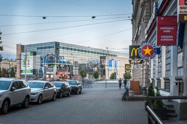 Fasādes māja, ieeja no pagalma, logi vērsti uz pagalma pusi, istabas izolētas 1 gab., Rīga - foto 10