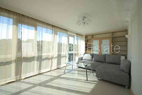 Новостройка, здание во дворе, благоустроенная озеленённая территория, Rīga