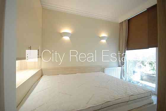 Новостройка, благоустроенная озеленённая территория, закрытый двор, территория Rīga