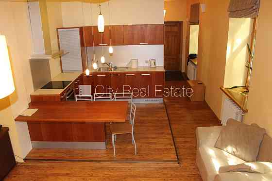 Дом во дворе, место для машины, количество спален 1 шт., одна изолированная Rīga