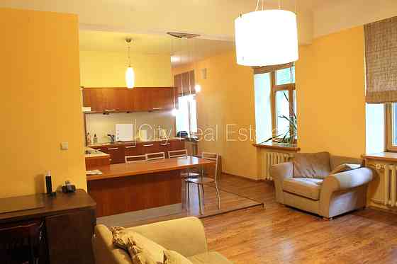 Дом во дворе, место для машины, количество спален 1 шт., одна изолированная Rīga