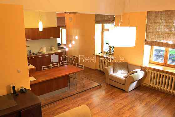 Дом во дворе, место для машины, количество спален 1 шт., одна изолированная Rīga