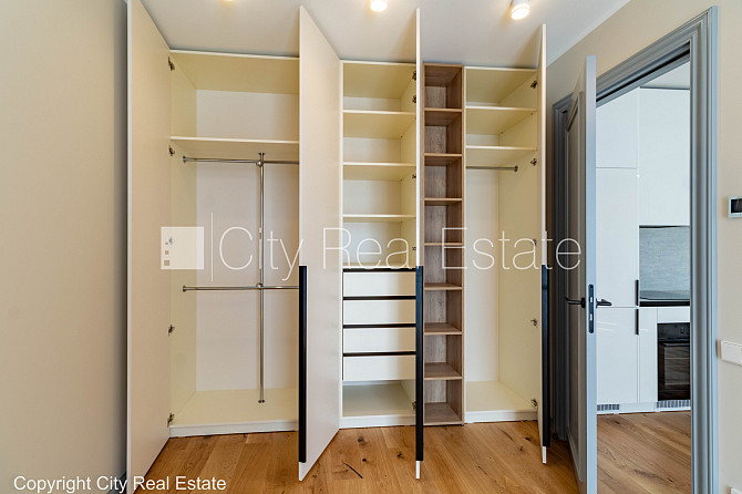 Jaunceltne, pagalma ēka, iespēja nomāt autostāvvietu, pagalmā bērnu spēļu laukums, ir Rīga - foto 11