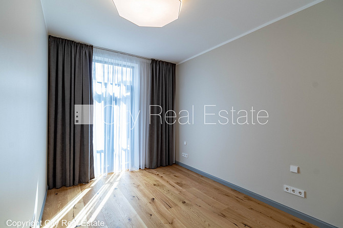 Jaunceltne, pagalma ēka, iespēja nomāt autostāvvietu, pagalmā bērnu spēļu laukums, ir Rīga - foto 8