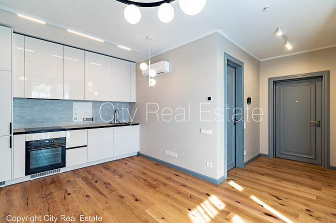 Jaunceltne, pagalma ēka, iespēja nomāt autostāvvietu, pagalmā bērnu spēļu laukums, ir Rīga - foto 1