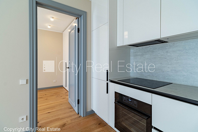 Jaunceltne, pagalma ēka, iespēja nomāt autostāvvietu, pagalmā bērnu spēļu laukums, ir Rīga - foto 9