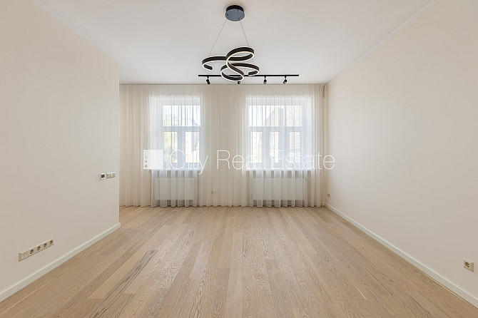 Fasādes māja, renovēta māja, labiekārtots apzaļumots pagalms, slēgts pagalms, iespēja Rīga - foto 4