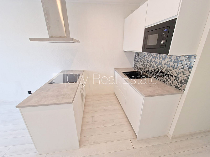 Fasādes māja, renovēta māja, slēgts pagalms, ieeja no ielas un pagalma, kāpņu telpa pēc Rīga - foto 9